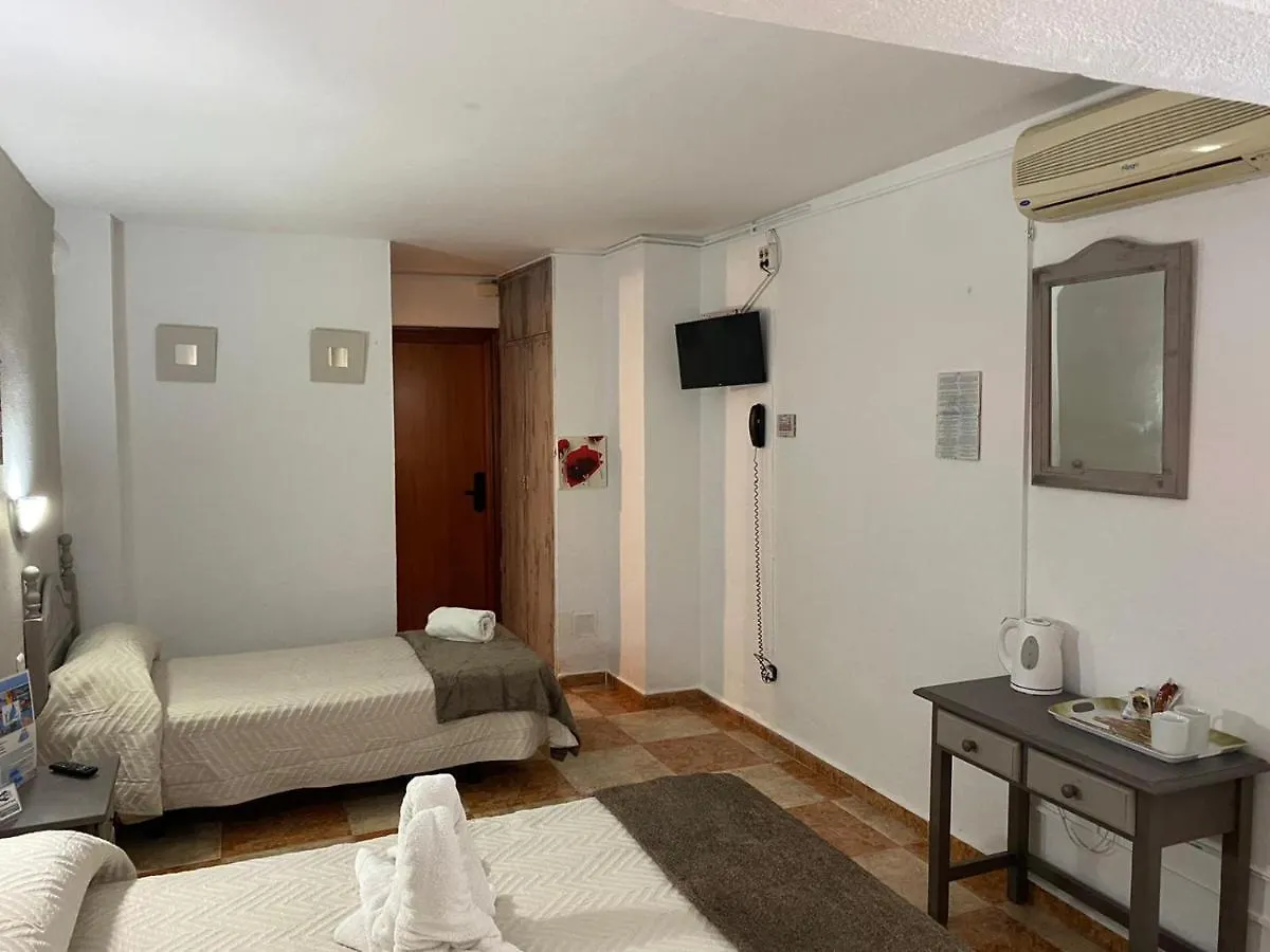 Virgen Del Rocio II Hotel Torremolinos 2*,